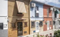 Fachadas de viviendas de barrio