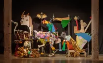 Representación con retales de tela del Gernika de Picasso
