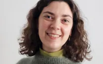mujer sonriente